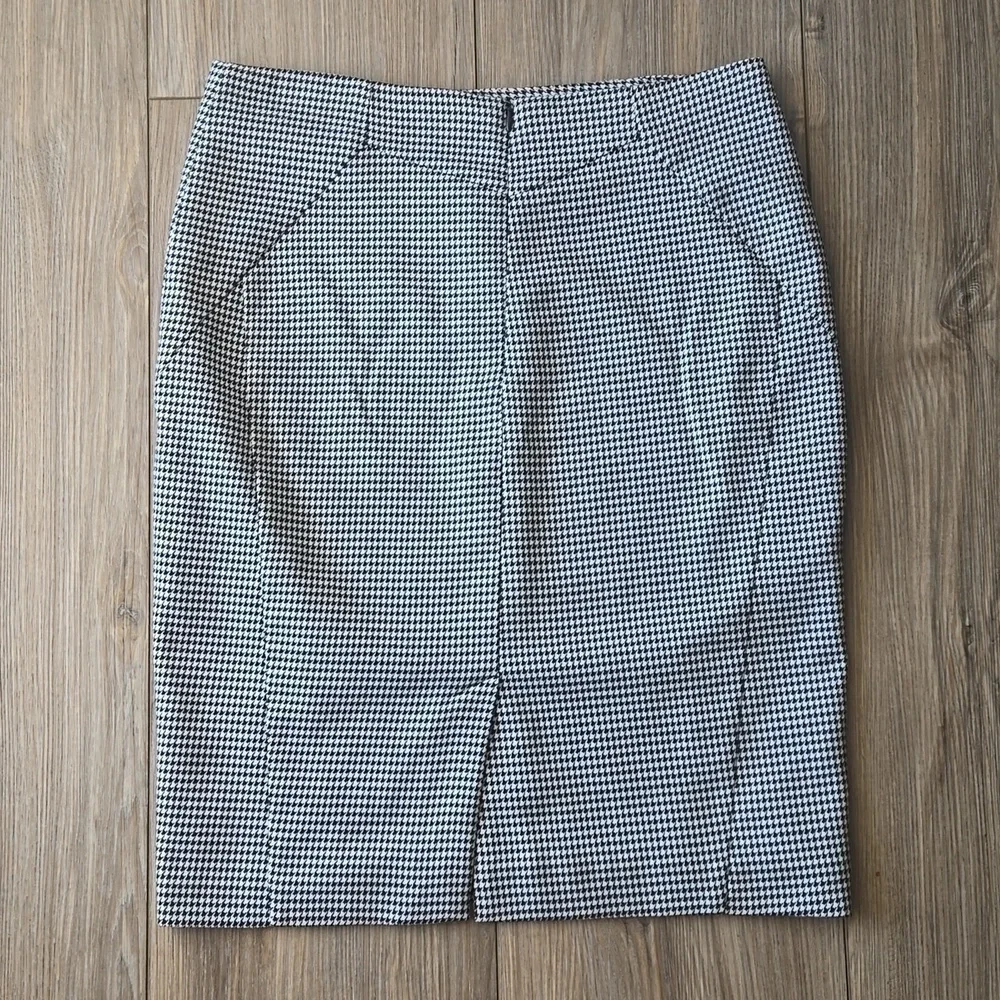 Worthington Houndstooth Pencil Skirt